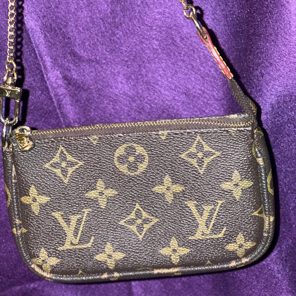 Louis Vuitton Mini Pouchlet